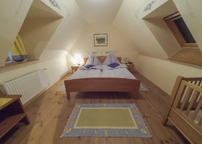 Winzerhaus Oswald 公寓 Narrath